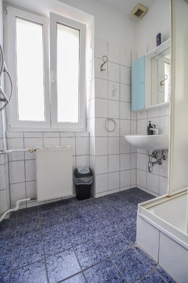 Apartament Economic 2sb In Lively Area *